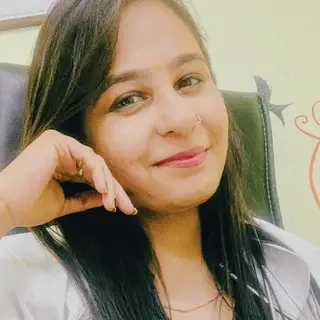 Dt. Ashmeet Kaur