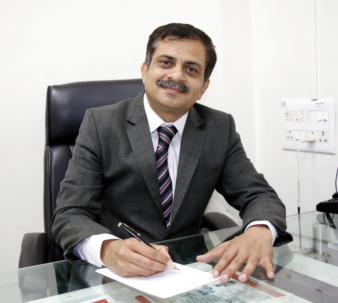 Dr. Rakesh Neve