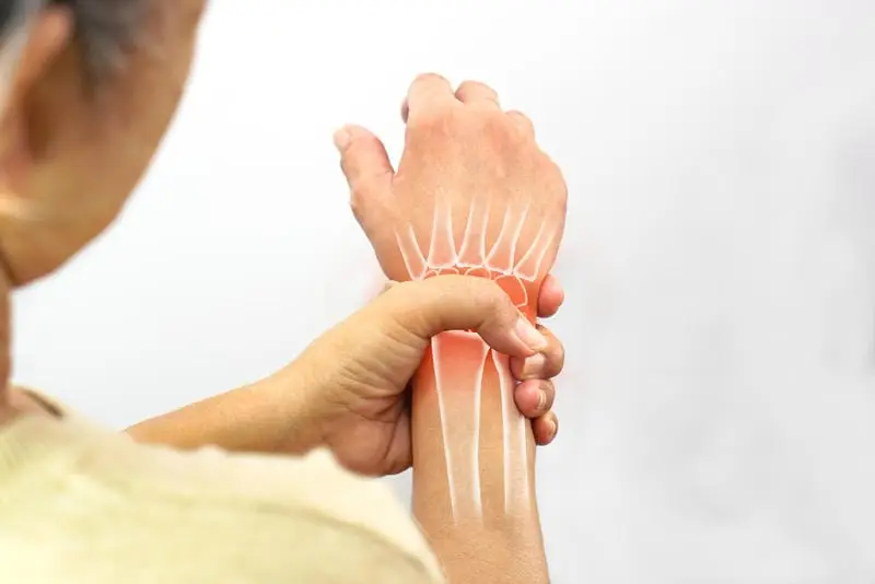 Early Signs of Nerve Damage: Symptoms, Causes, and Why Early Action Matters